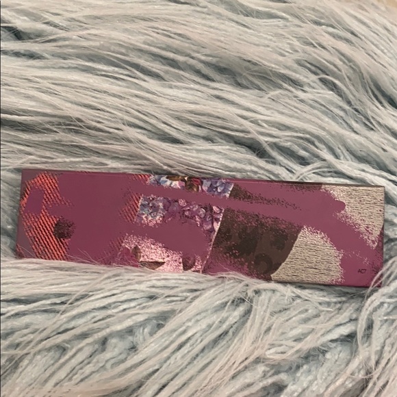 NWT MAC Cosmetics Risk Taker Eyeshadow Pallete - Picture 3 of 5